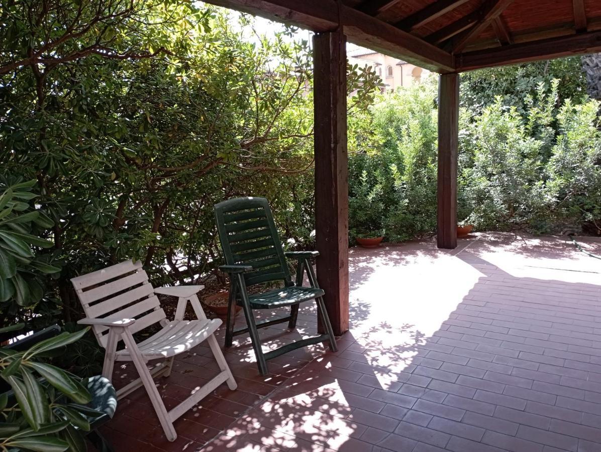 奧爾比亞Domus Garden住宿加早餐旅馆 外观 照片