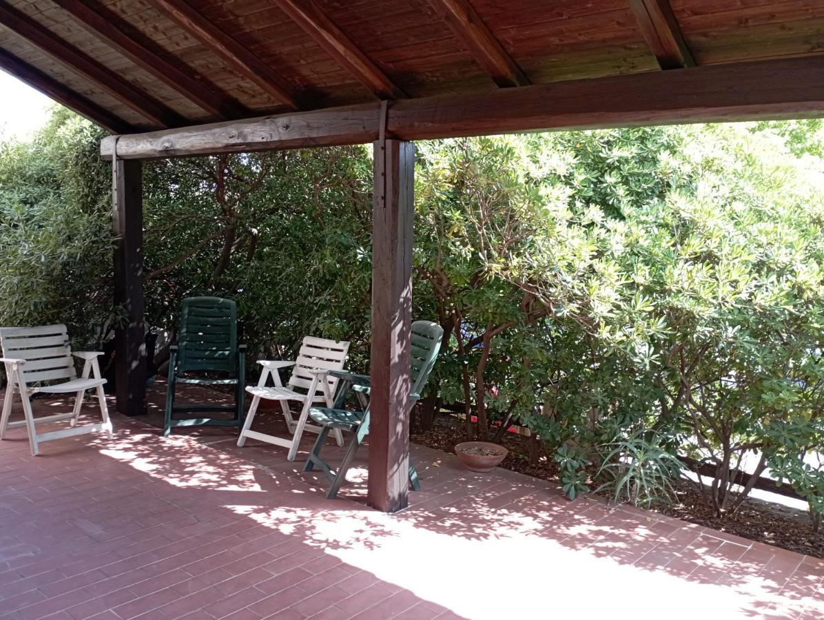 奧爾比亞Domus Garden住宿加早餐旅馆 外观 照片